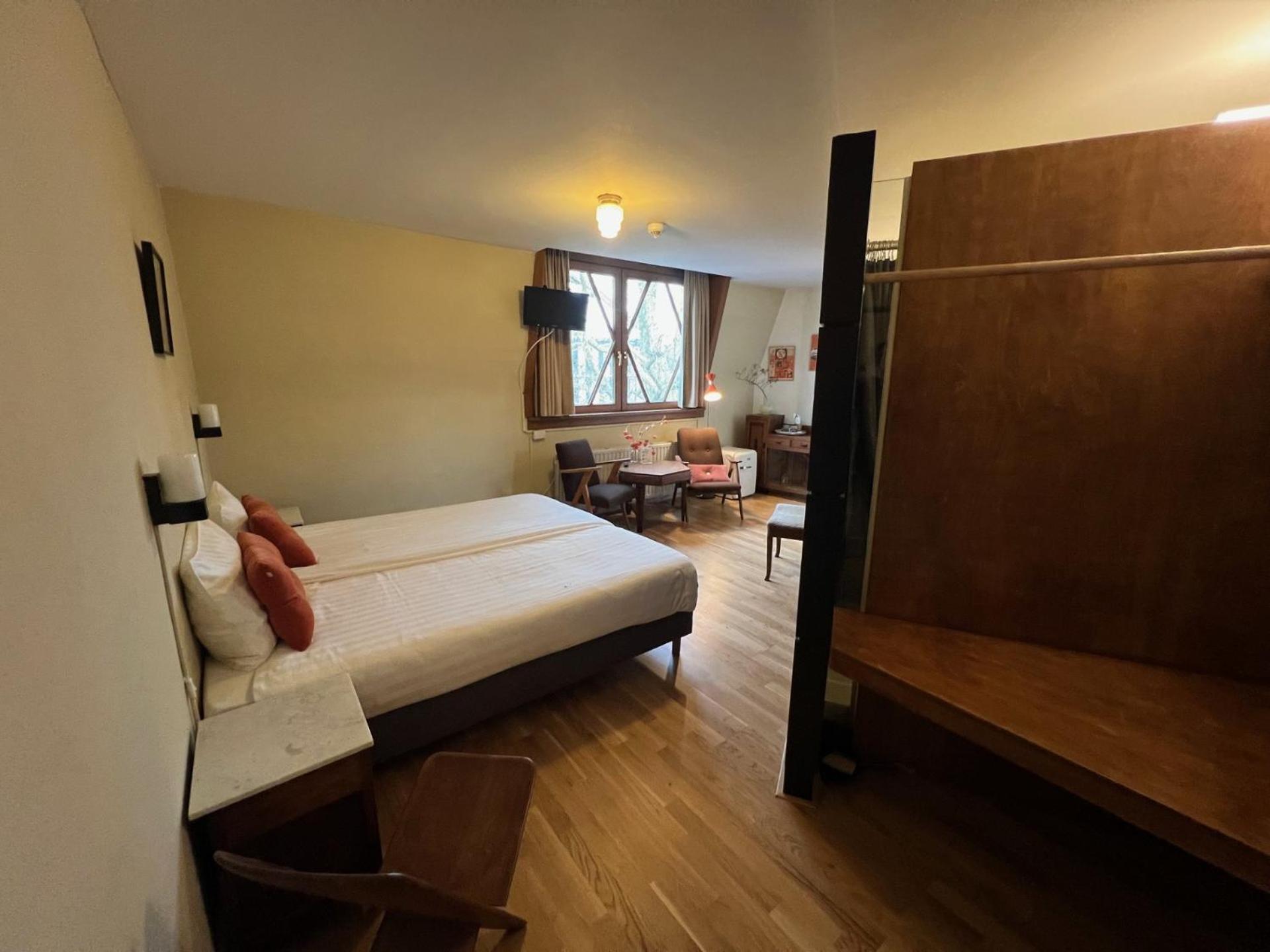 Logis Pastis Hotel
