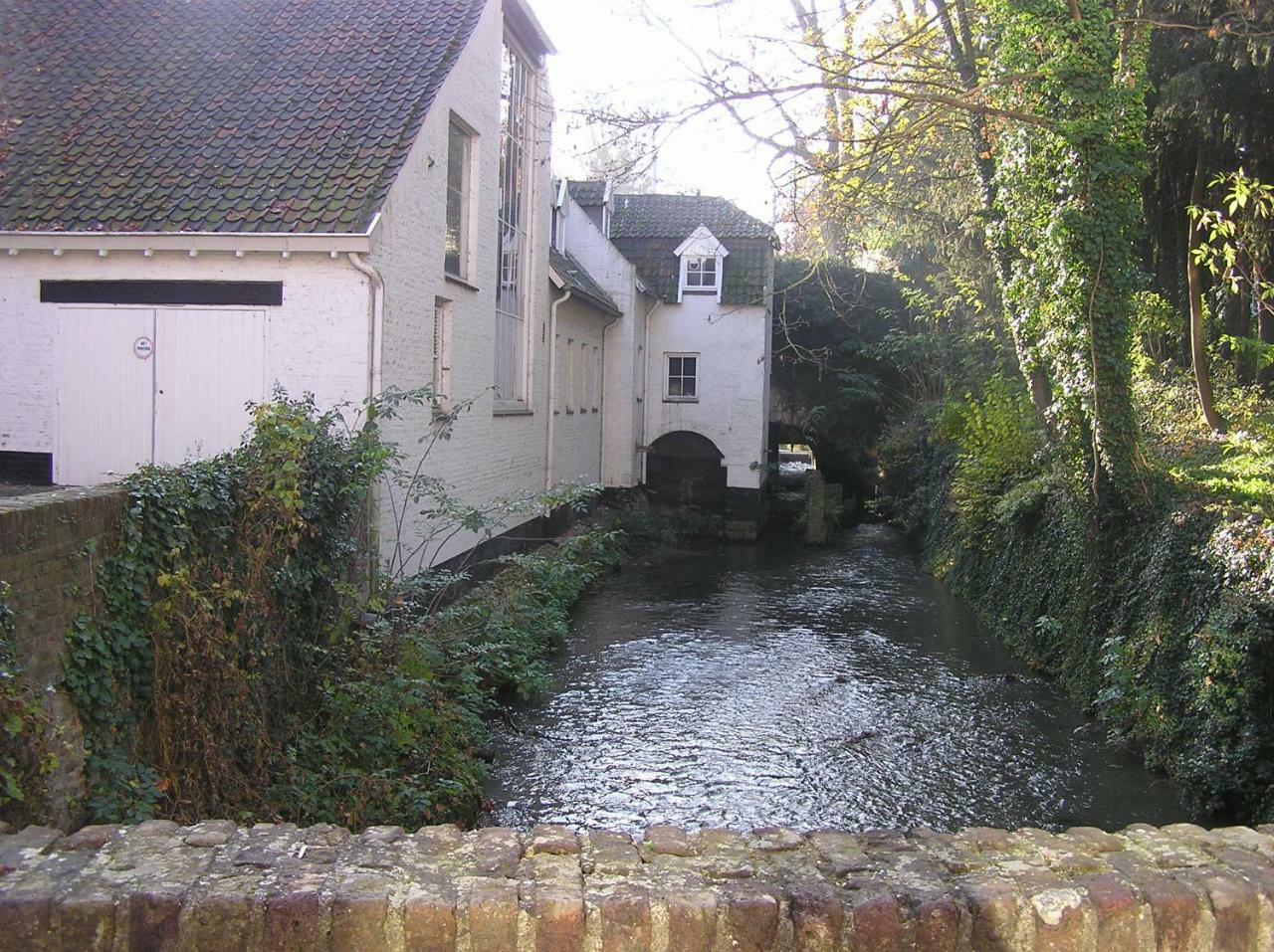 Hotel Logis Pastis 2*